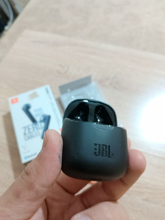 Беспроводные наушники UBL Tune 225