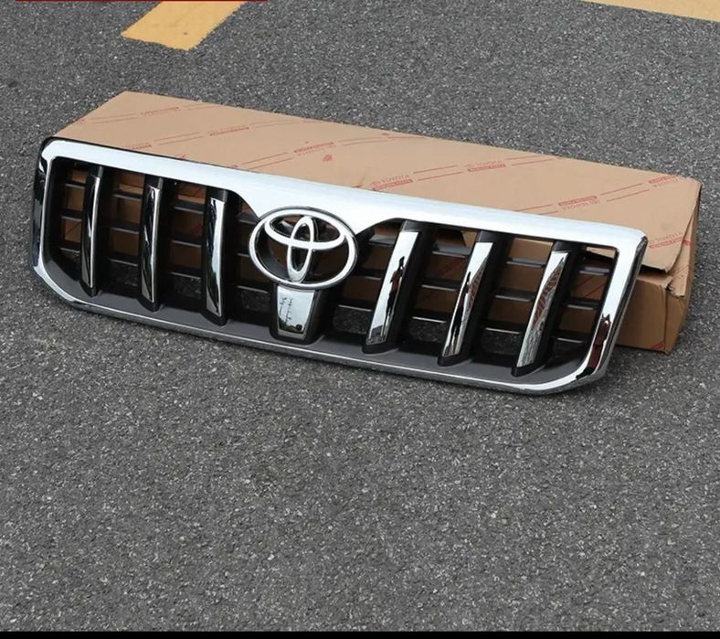 Решетка радиатора Тойота Ленд Крузер Прадо 120 gx470