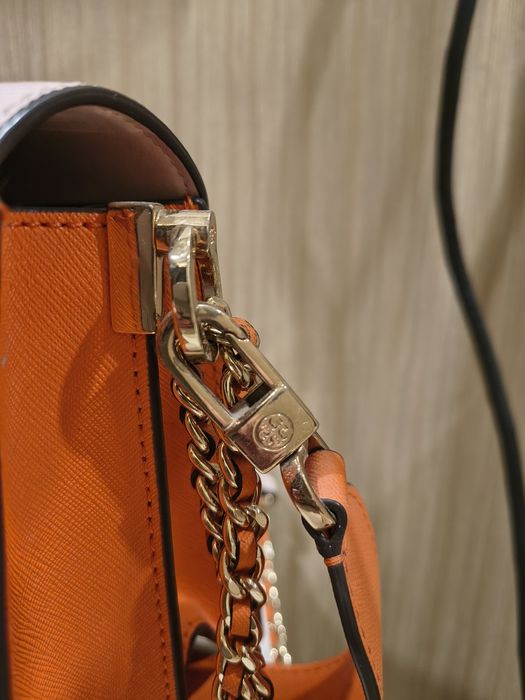 Продавам чанта  Tory Burch.