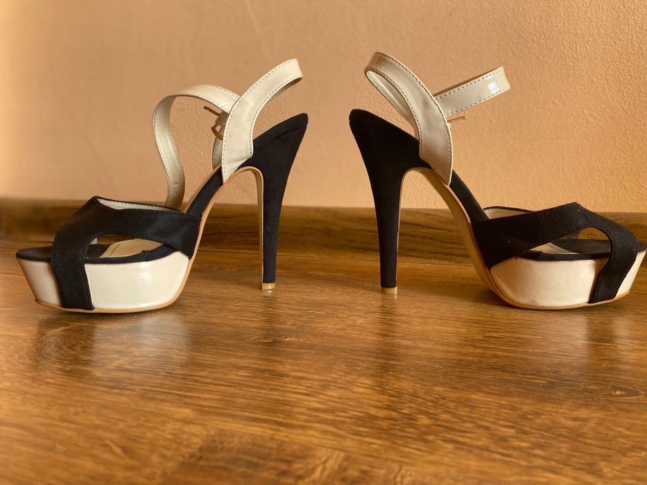 Дамски сандали 39