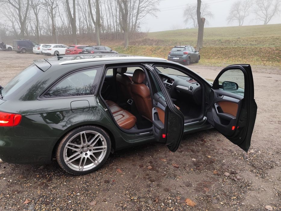 Audi A4 anul 2011