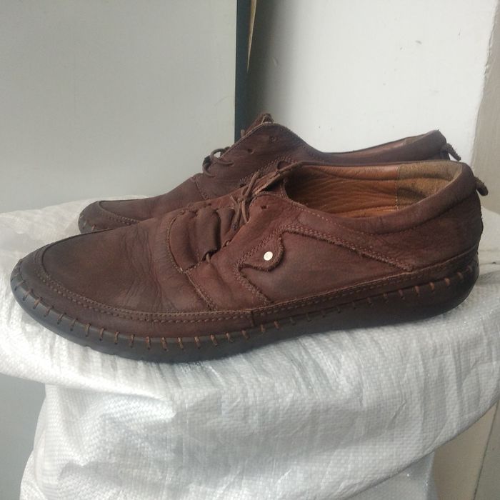 Продам фирменную обувь.