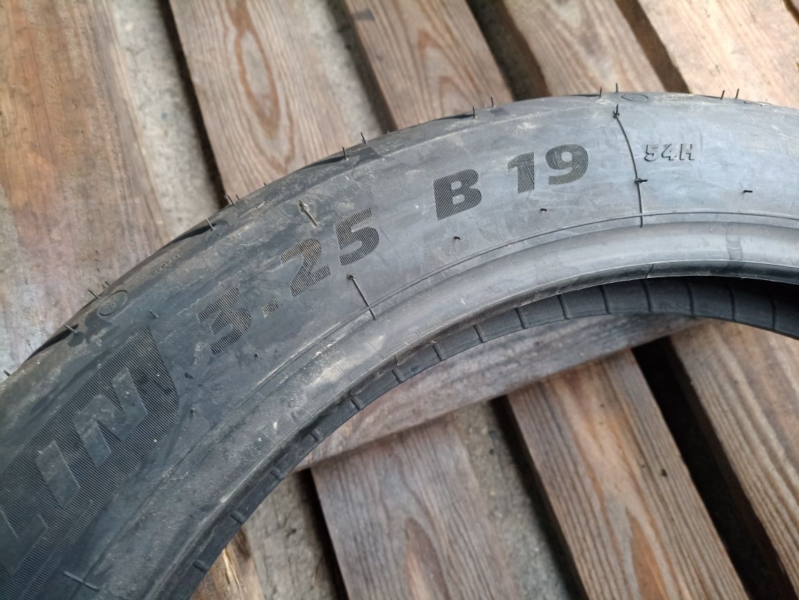 O anvelopa NOUA Michelin 3.25 B19 dot 4120