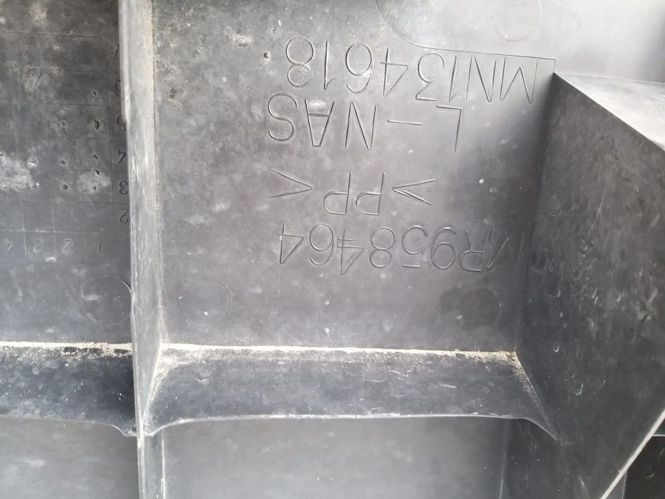 Deflector plastic bara fata mitsubishi outlander 1 mr958464 mn134618