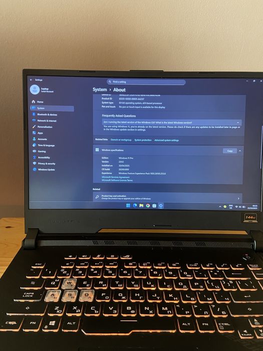 Продавам геймърски лаптоп Asus ROG Strix G512L_GS12LI