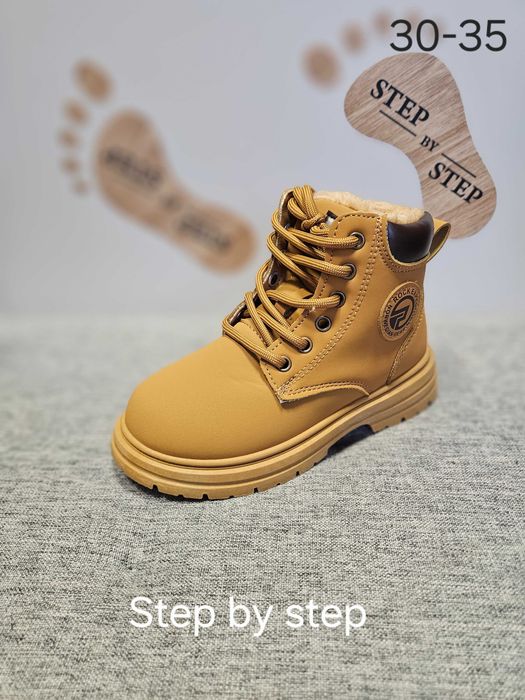 Детски апрески и боти НОВО от 25 до 35 лв.