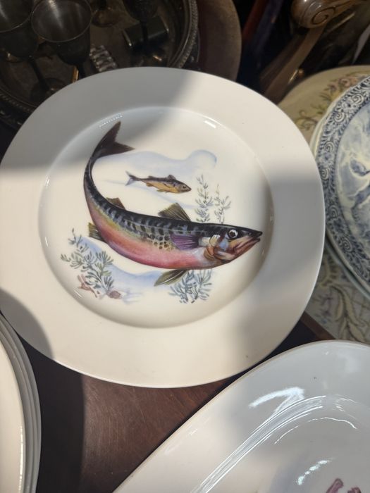 красив немски порцеланов сервиз с рисунки риби