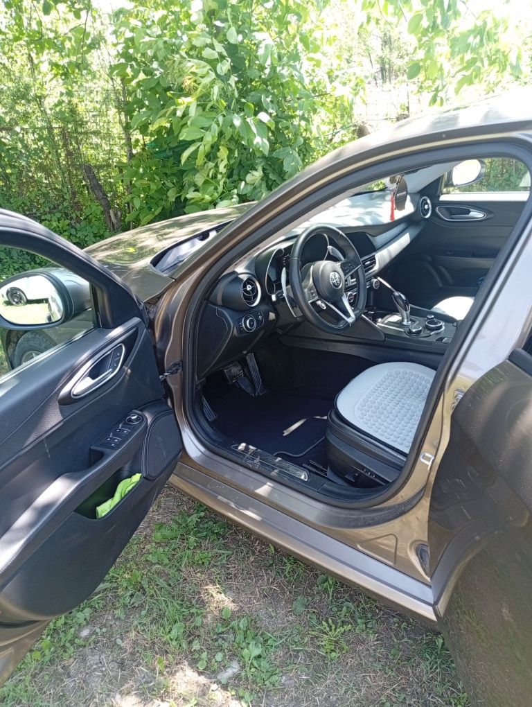Vând autoturism Alfa Romeo Giulia