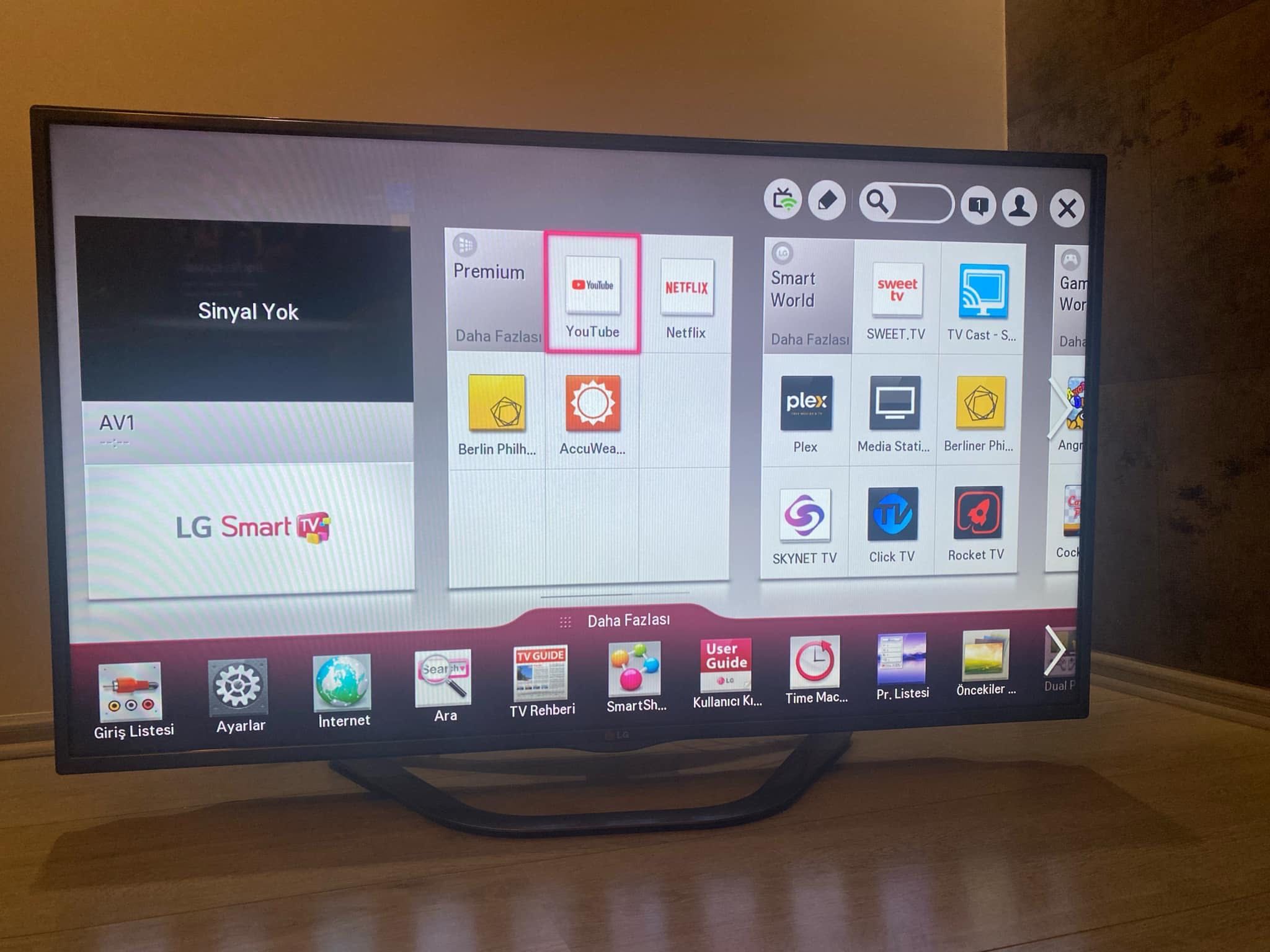 Телевизор LG 50LA6208