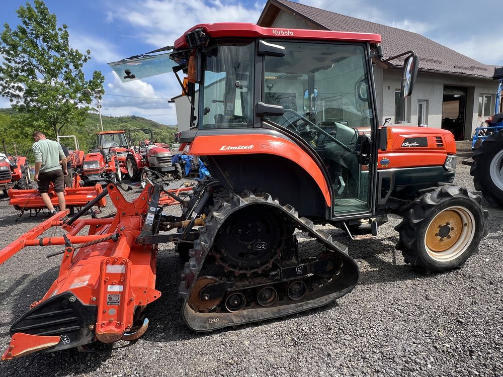 Tractoras tractor japonez kubota kl 330 cu sinile de cauciuc