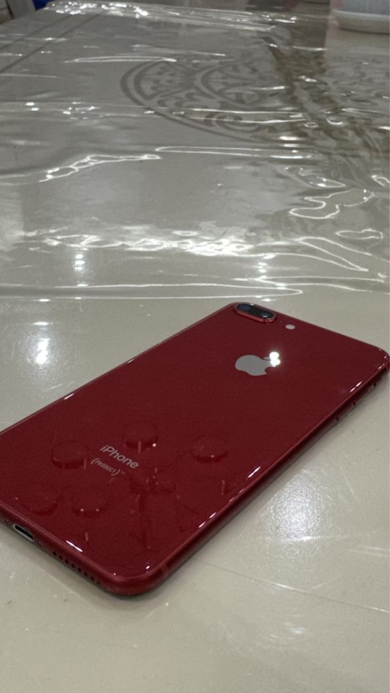 iPhone 8+  продам