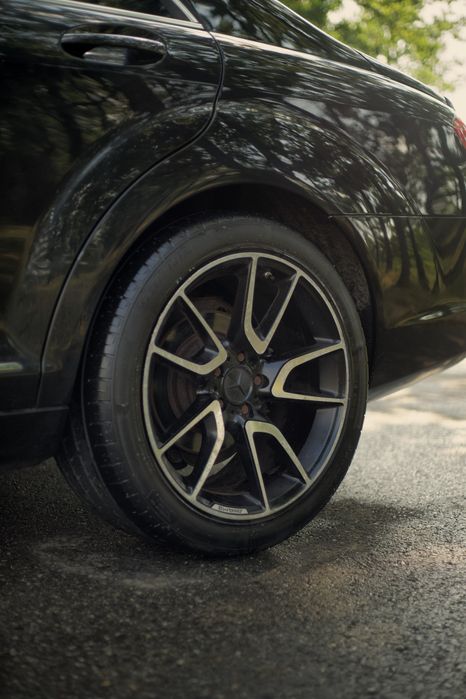 Jante cu anvelope 245 45 R19 Mercedes AMG perna amortizor compresor ac