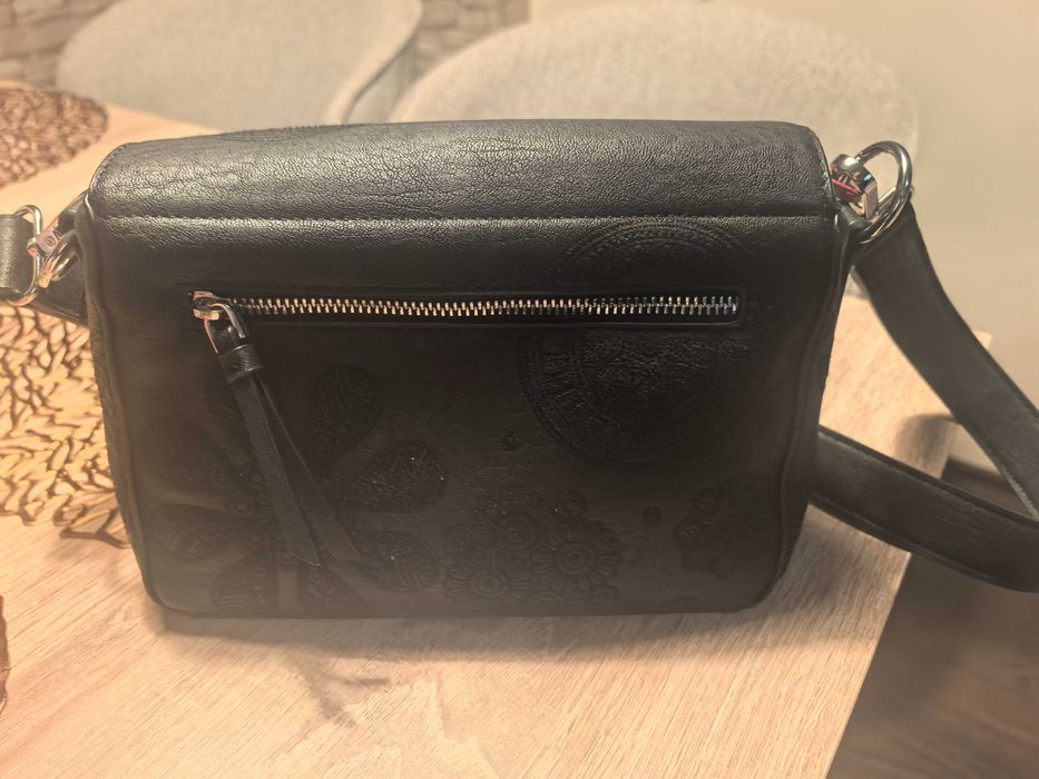 Нова чанта desigual