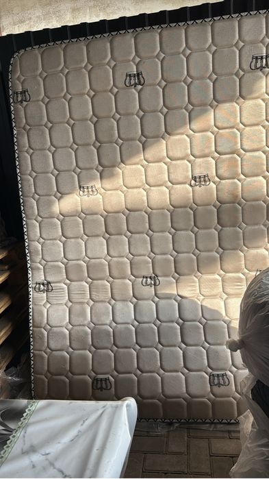 Матрас для двухспальной кровати