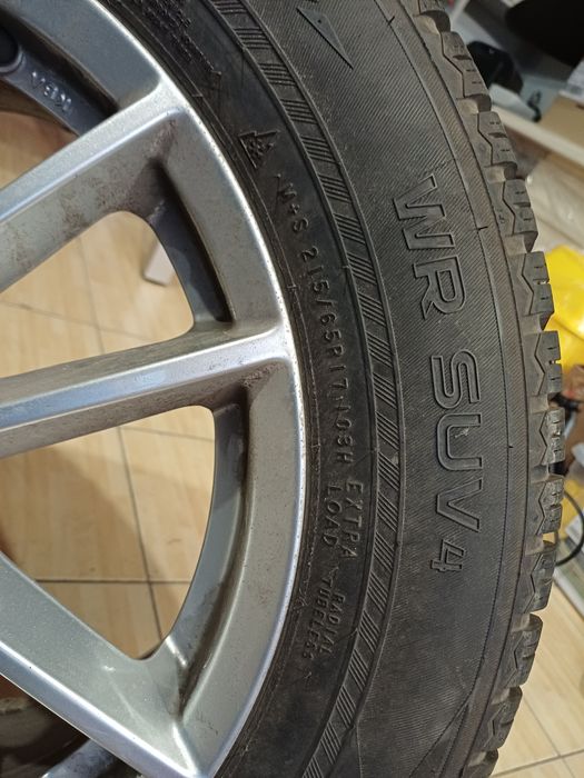 Vand jante 17 de pe audi Q3 cu cauciucri