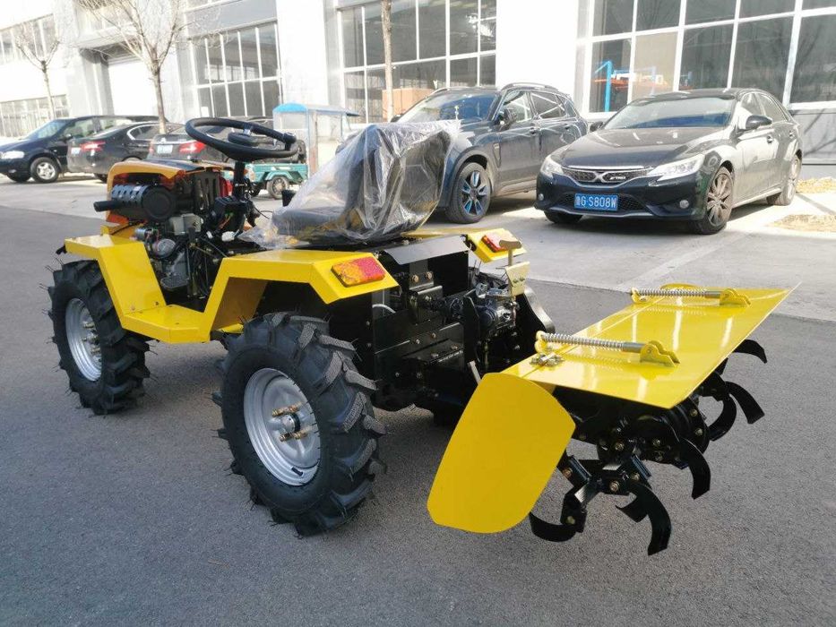 Mini traktor. Мини трактор.