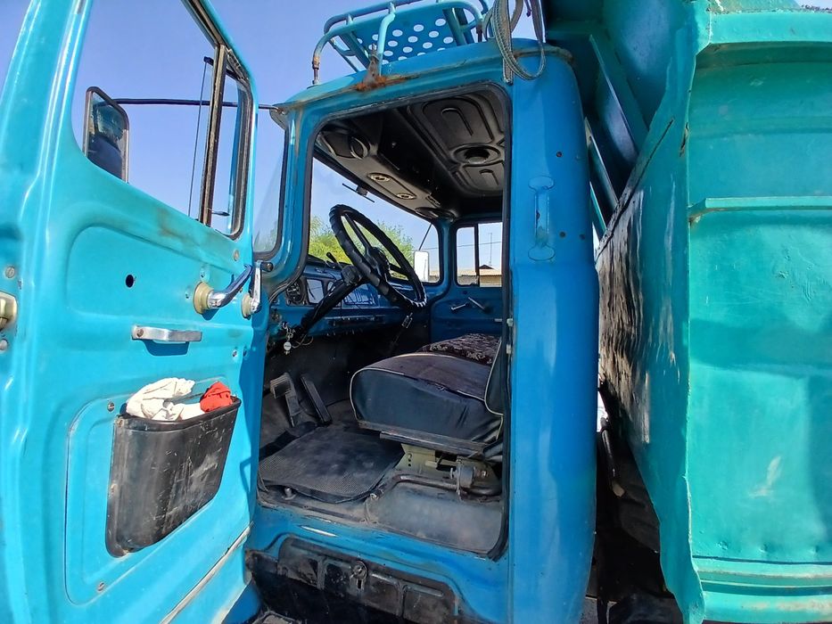 Зил 130сотилади холати яхши.