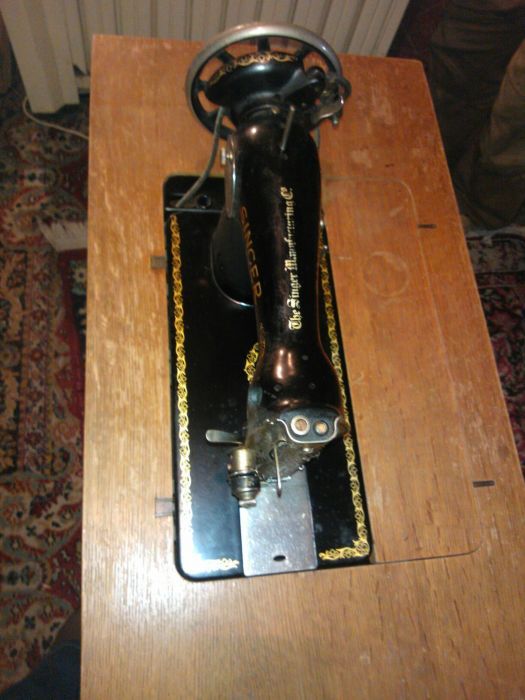 Masina de cusut Singer