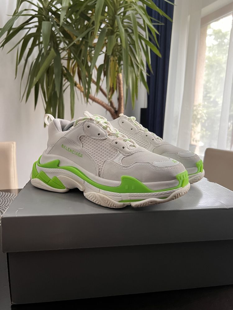 Balenciaga triple s