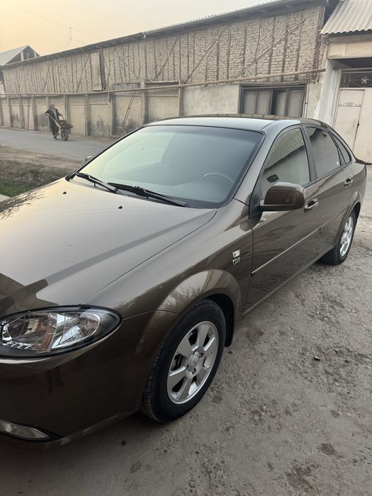 Gentra 2023-yil 3-pozitsiya avtomat 57,000km kraska toza lyuk yuq
