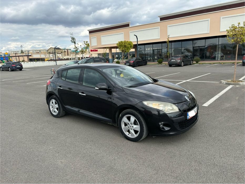 Renault Megane3 1,5 dci 107cp Usor Avariat / Lovit