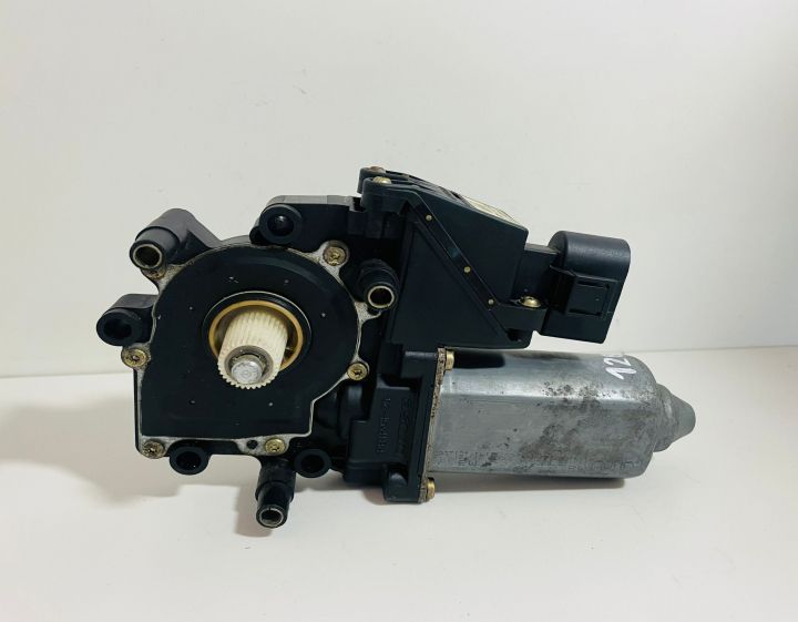 Motoras macara  stanga fata 119024113 Audi A3 8L