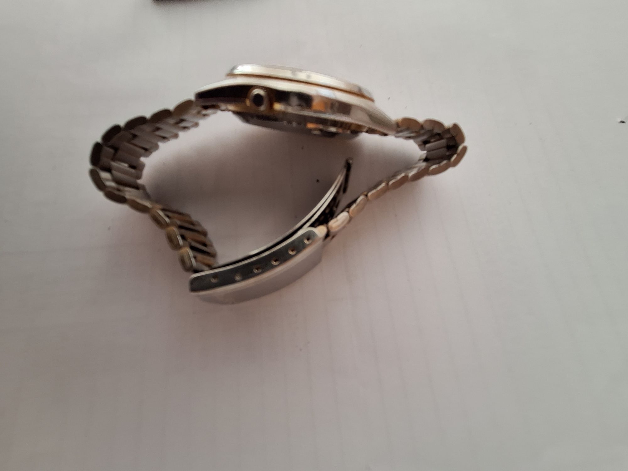 Продавам оригинален ръчен часовник "SEIKO 5".
