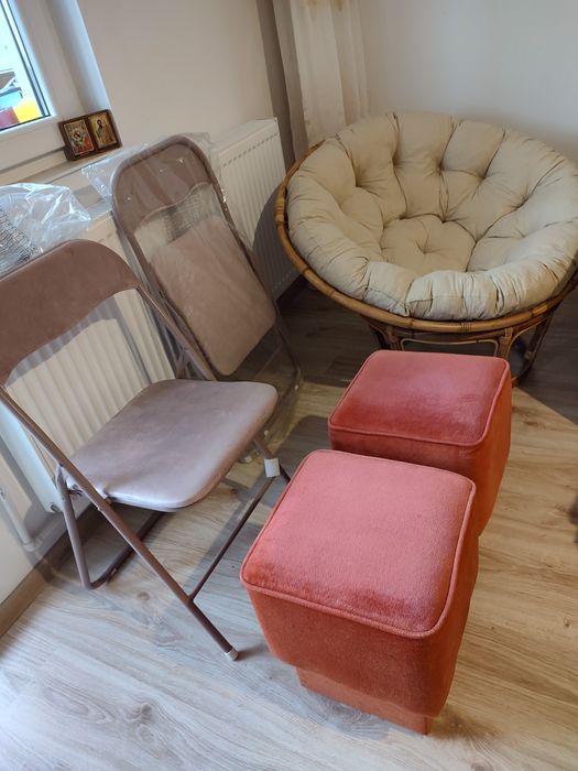 Vând fotoliu ratan rotund cu pernă, 2 scaune pliante, 2 taburete