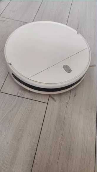 Робот-пылесос Mi Robot Vacuum-Mop Essential с функцией мытья пола