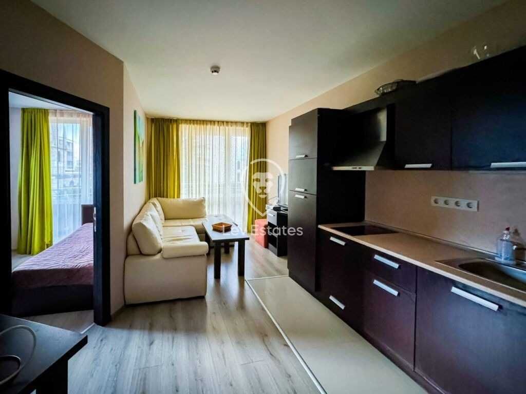 Тристаен апартамент в комплекс Атлантис в района на Сарафово, Бургас