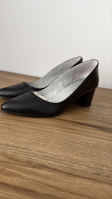 Vand pantofi cu toc, din piele naturala Marelbo, marimea 38