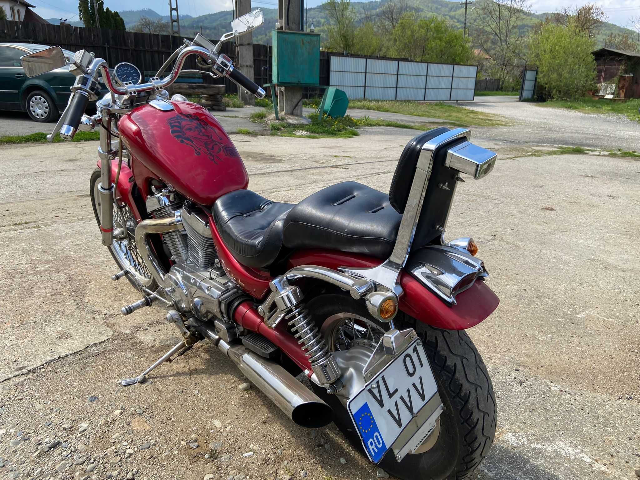 Suzuki Intruder 800