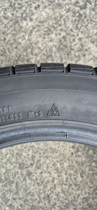 4 anvelope iarna Continental 245/45/17.Pretul este pe bucata.