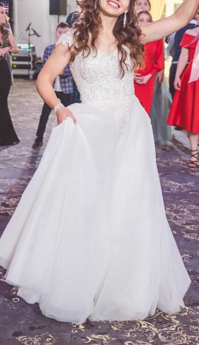 Rochie de Mireasă cu detalii lucrata manual