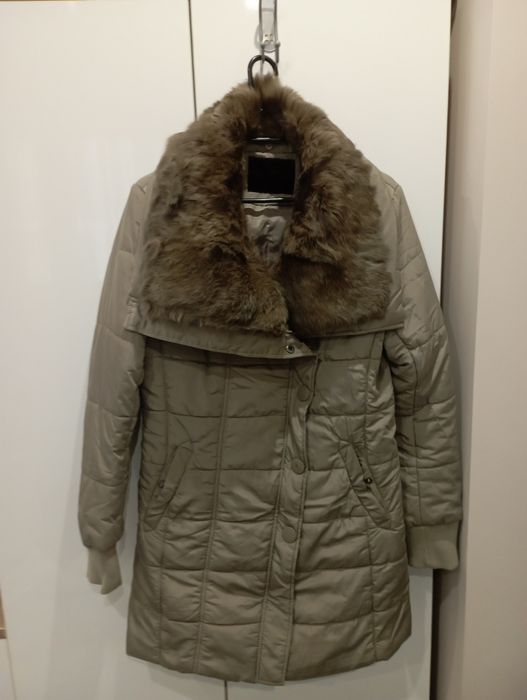 Дамско бежово яке размер М