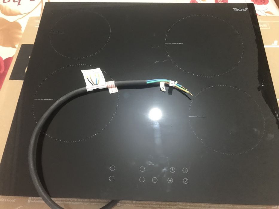 Продам новую индукционную сенсорную кухонную плиту