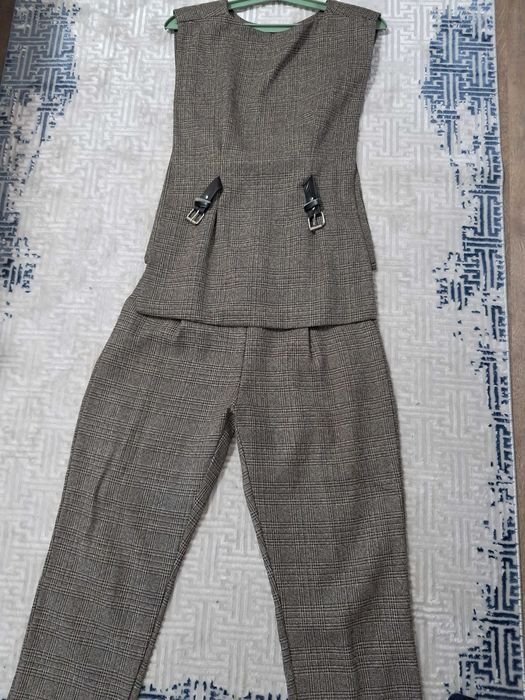 Продам костюм женский