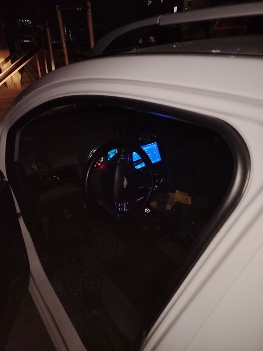 Spark 2010 yil holati yahwi gazi yoq mehanika karopka yurgani 300 minn