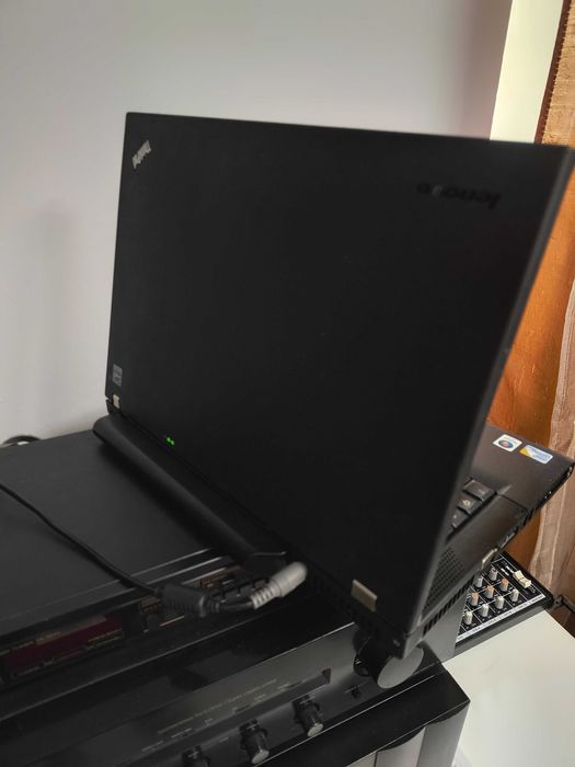 Vând lenovo T400