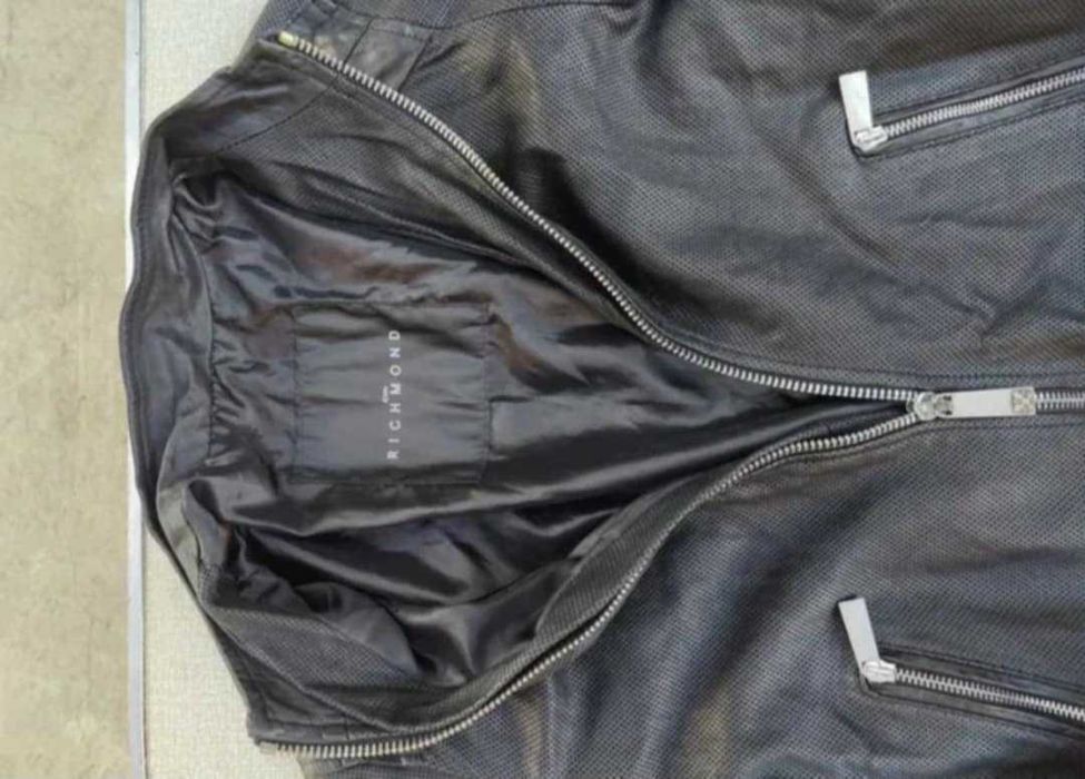 Geaca piele Jhon Richmond masura xs