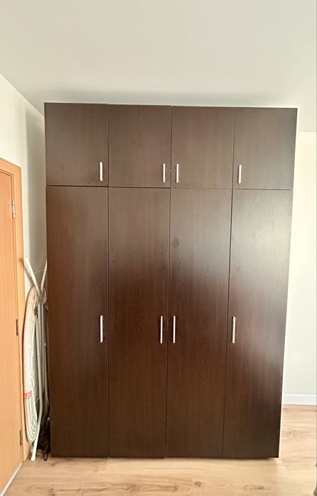 Спалня с матрак 180х200, голям гардероб с надстройка и скрин