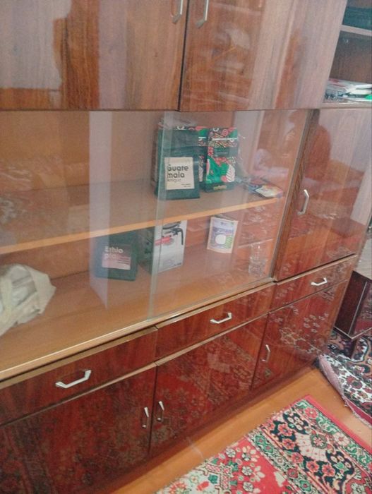 Стенка советский сотиладт  ойнали тортмаси билан