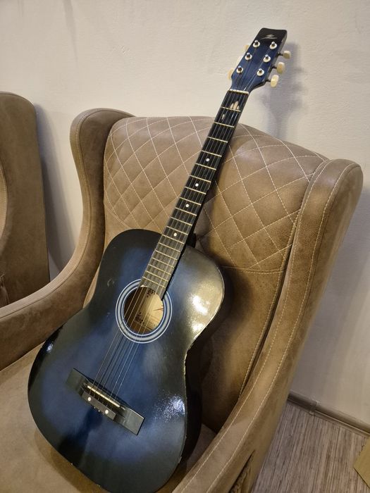 СРОЧНО продам гитару