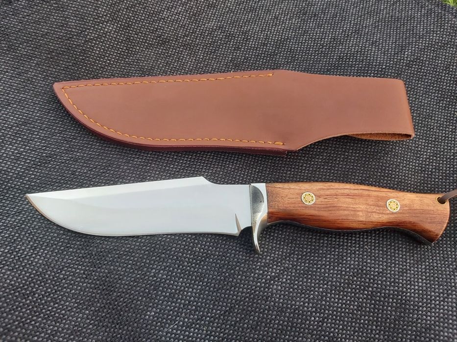 Висококачествен ръчно изработен нож с кожена кания,LN411