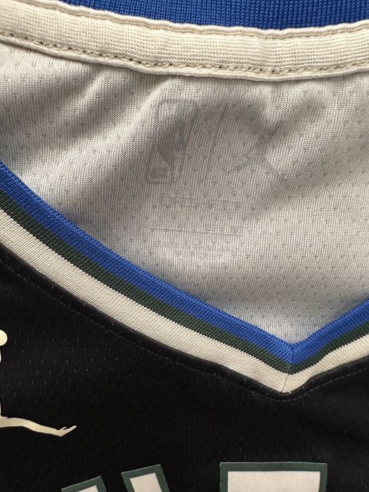 Maieu jordan baschet bucks NBA XL