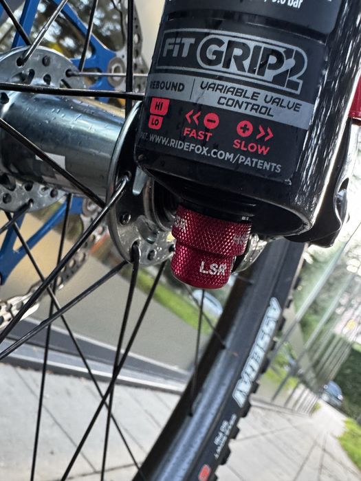 Fox 38 Kashima Factory Float 170 Grip2