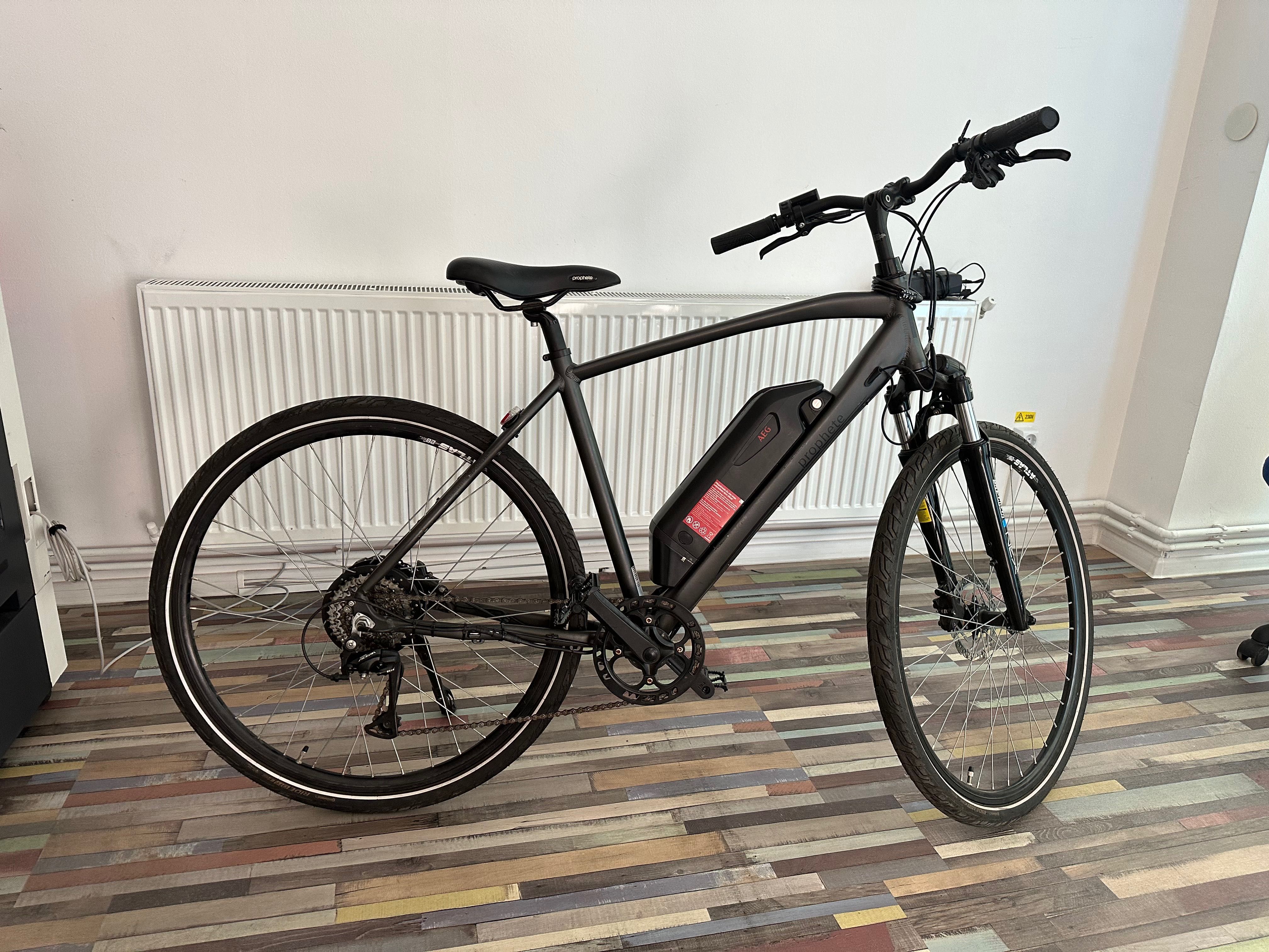 Bicicleta electric AGM - Germania, ca noua. 3 chei