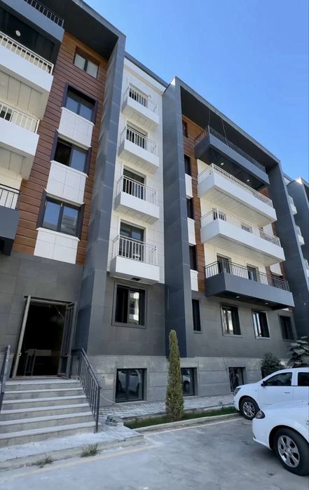 3х комнатная квартира, на 1 этаже. Фэмили парк