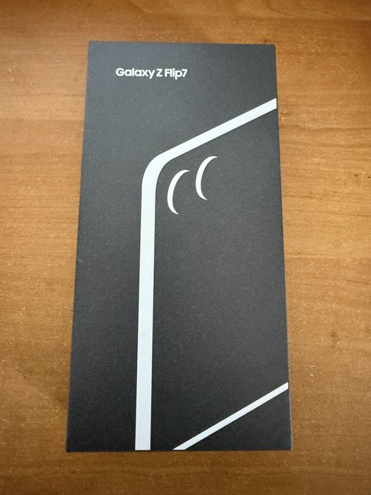 Samsung Galaxy Z Flip7, 12GB RAM, 256GB, 5G, Blue Shadow, practic nou
