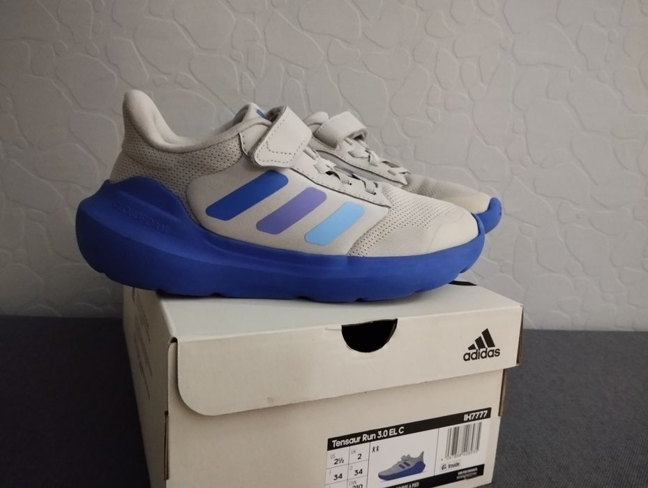 Маратонки Adidas